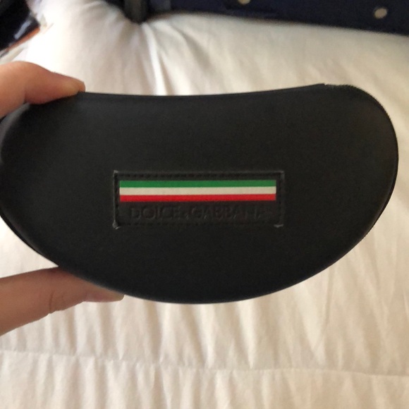 Dolce & Gabana sunglasses w/ case - Picture 5 of 5